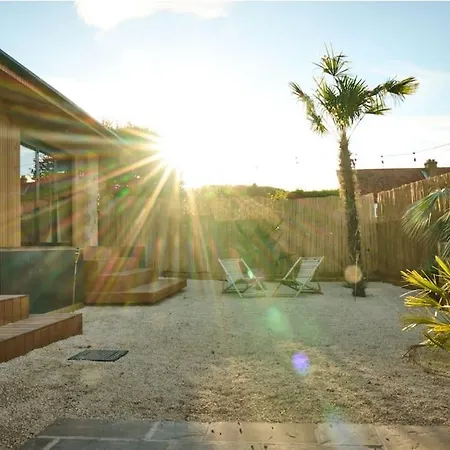Cromer Luxury Palm Springs Bungalow With Pool Room Overstrand Exterior photo