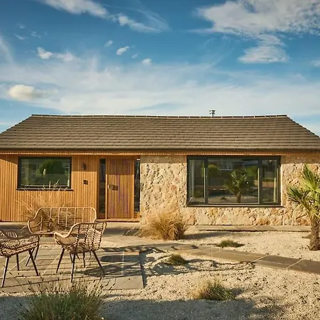 Cromer Luxury Palm Springs Bungalow With Pool Room Overstrand Exterior photo